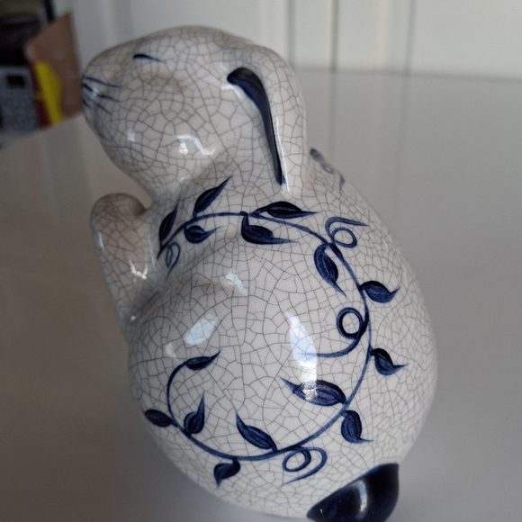 Dedham Potting Shed Rabbit Figurine - Picture 3 of 4